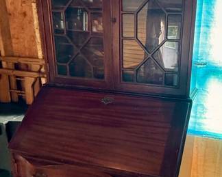 Beautiful Desk/Cabinet/Dresser