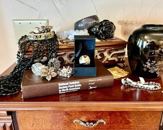 COSTUME JEWELRY FUN.