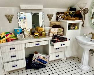 THE COOLEST KID'S BATHROOM!