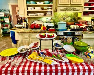 LAKE ENTERTAINING AT ITS BEST!  LARGE 6 SECTION KITCHEN PACKED FULL!