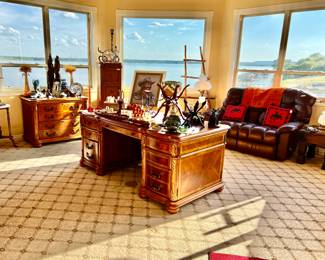 LARGE OFFICE WITH STUNNING VIEWS!  WESTERN VIBE HERE.