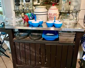 OUT TO THE PATIO FOR ENTERTAINING FUN!