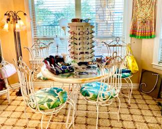 FUN VINTAGE WROUGHT IRON CHAIRS AND TABLE.