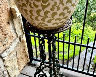 VINTAGE CAST IRON PLANT STAND