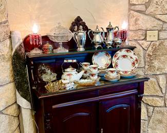 SMALLER SIDEBOARD.