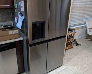 LC side by side fridge