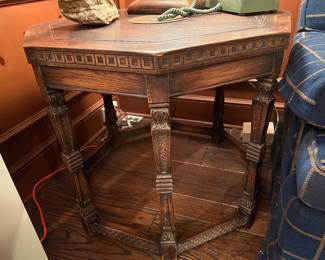 UNUSUAL VINTAGE ROMWEBER OCTAGONAL END TABLE AND WONDERFUL VINTAGE ROM WEBER LAMP