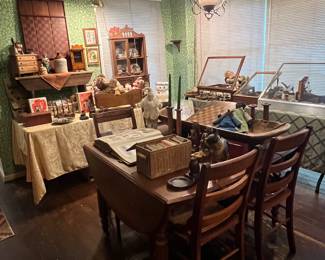 WELCOME TO THE BREAKFAST ROOM