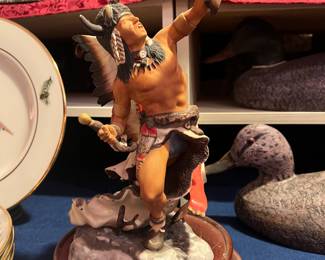 SCULPTURE DEPICTING AMERICAN INDIAN