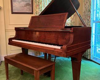 BALDWIN BABY GRAND
