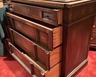 HANDSOME 4 DRAWER  ROMWEBER CHEST 
