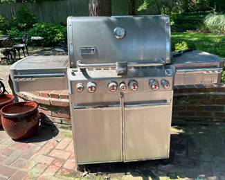 WEBER SUMMIT PROPANE GRILL AND COVER