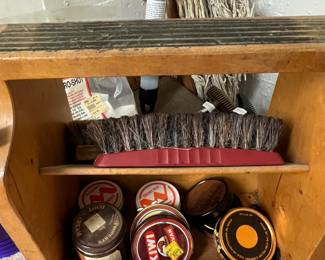 Shoe shine kit