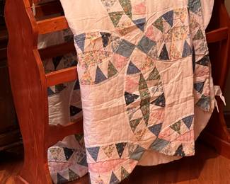 Vintage Wedding Ring Pattern Quilt and quilt rack