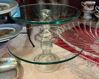 Crystal cake stand
