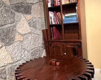 COFFEE TABLE SHAPED LIKE A GEAR