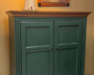 PAINTED ETHAN ALLEN ENTERTAINMENT CABINET