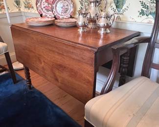 DROP LEAF TABLE
