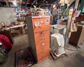 FILE CABINET