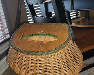 Fishing basket