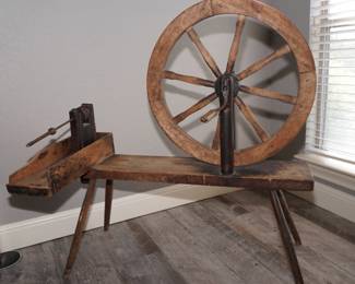 Antique spinning wheel