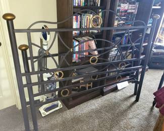 Iron bed (queen)