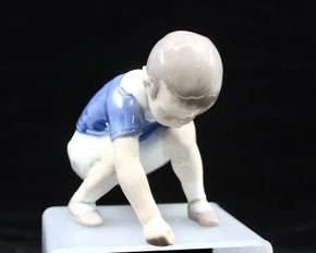 VINTAGE BING & GRONDAHL FIGURINE