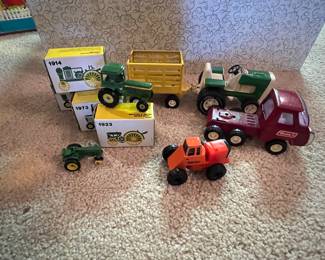 Tonya, John Deere, Buddy