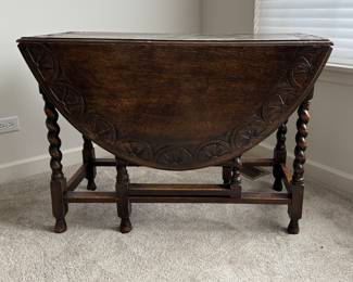 Vintage Gate Leg Drop Leaf Table. Photo 1 of 4.