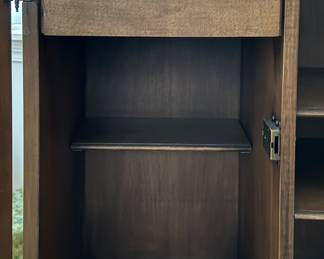 Vintage Drexel Heritage Server on Casters. Measures 30" W x 18" D x 30.5" H with Two Drop Leaves Measuring 15" W Each. Photo 4 of 5.