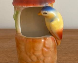 Vintage Bid on Red Well Wall Pocket - Czechoslovakia. Photo 1 of 2.