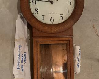 Vintage Seth Thomas Hanging Wall Clock. Photo 1 of 2.