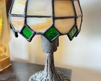 Small "Tiffany" Style Table Lamp.
