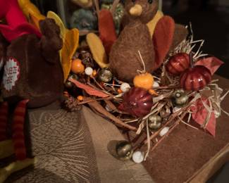 Sample of Thanksgiving Decorations.
