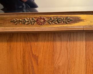 LaBarge Mirror. Measures 40" x 26". Photo 3 of 4.