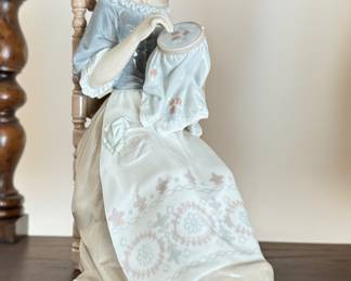 Lladro Embroiderer. Photo 1 of 2.