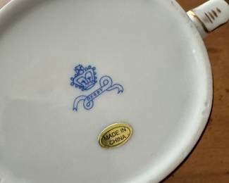 Derby Teapot with Tea Service Decorative Lid. Photo 2 of 2.