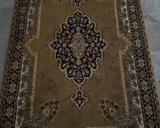 Persian Style Rug. Measures 4' x 6'.