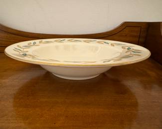 Castleton China - Alberta Pattern (74 Pieces): 15 Dinner Plates, 13 Salad Plates, 9 Bowls, 12 Bread Plates, 9 Cups & 16 Saucers. Photo 4 of 5.