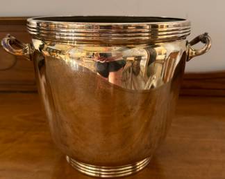 Antique English Plate George The III Tea Urn. Circa 1860. Photo 4 of 4.