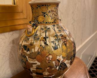 Japanese Satsuma Pottery Vase. Photo 1 of 4.