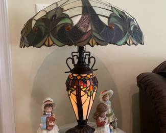 Tiffany style stained glass lamp 