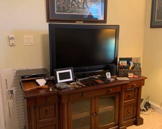 Entertainment console 