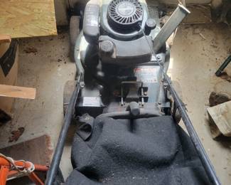 Craftsman mower with chipper