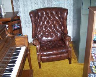 WING CHAIR
