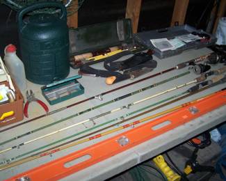 FISHING RODS & LEVEL