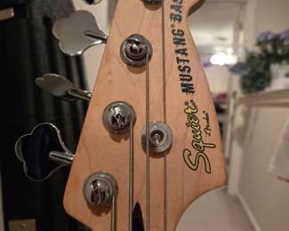 Fender Squier Mustang Bass