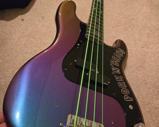 I know its a Fender, has color changing paint job