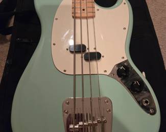 Fender Squier Mustang Bass