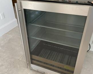 Wine fridge 